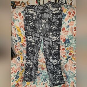 Black and Gray Tie-Dye Leggings